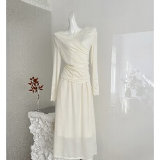 批发木子李的李设计感精致温柔长袖针织<b class='q'>蕾丝</b>拼接上衣垂感半身裙<b class='q'>套装</b>冬