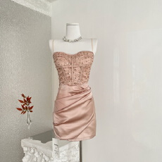 批发牛了牛了 法式吊带连衣裙女2025冬季抹胸性感包臀裙拼接宴会裙子