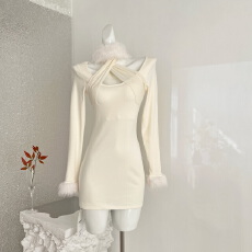 批发项天鹅er 挂脖针织连衣裙女2025冬季新款毛领拼接包臀裙纯欲<b class='q'>裙子</b>