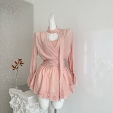 批发白水女 浪漫姐姐 法式温柔风气质感系带V领<b class='q'>连衣裙</b>木耳边花苞短裙