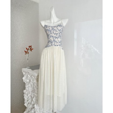 批发板栗可可Bankelili'中古秀场'Jennie同款天丝收腰网纱鱼骨礼服裙