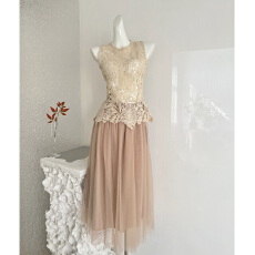 批发木子李的李温柔风无袖收腰镂空蕾丝亲肤上衣垂感网纱半身裙套装夏