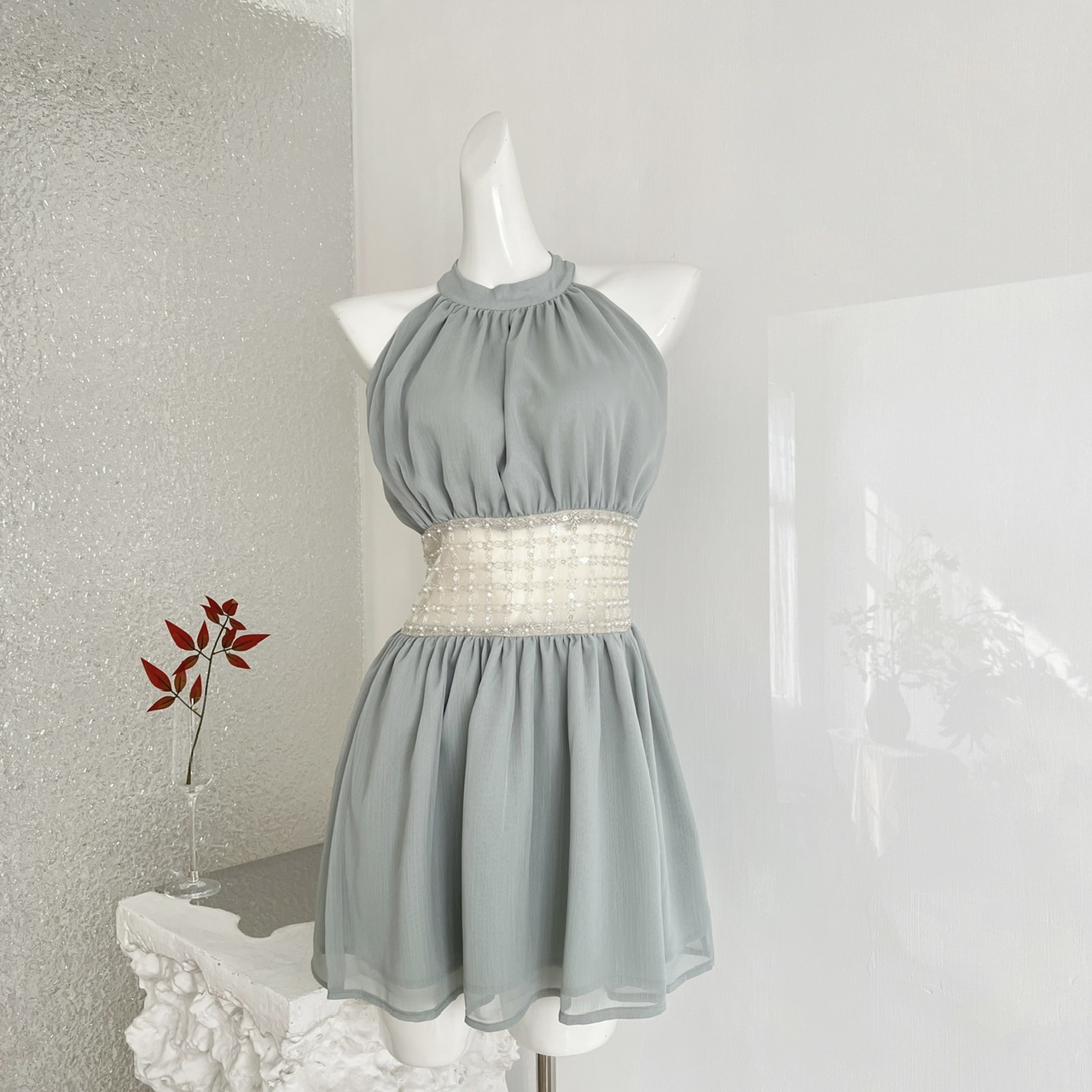 kubiliv海蓝碎珀重工挂脖挖肩纯欲氛围感手工钉珠收腰连衣裙