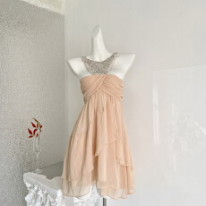 批发Hotdog 热狗很辣【月光宝石】钉珠挂脖不规则<b class='q'>连衣裙</b>女高级感短裙