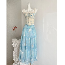 批发GeGe shop 碎花<b class='q'>蕾丝</b>花边吊带背心蓝色花朵长款半身裙度假穿搭