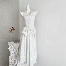 批发ANNATTO 仲夏夜 原创蝴蝶结挂脖荷叶边上衣蕾丝裙摆蓬感半<b class='q'>裙套装</b>