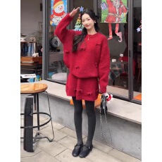 批发新年好运红色毛衣套装裙女秋冬2025新款韩系蝴蝶结装饰一整套穿搭