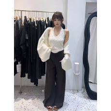 批发韩系纯欲风挂脖露背波点吊带背心女宽松针织<b class='q'>开衫外套</b><b class='q'>毛衣</b>两件套装