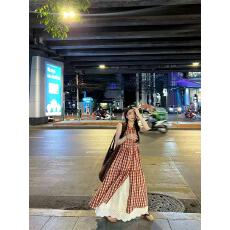 批发2026春夏季小个子设计感红色格子连衣女中长款红格子背心裙