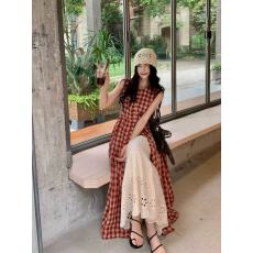 批发红色格纹背心<b class='q'>连衣裙</b>女2026春夏新款多巴胺穿搭漂亮独特长裙