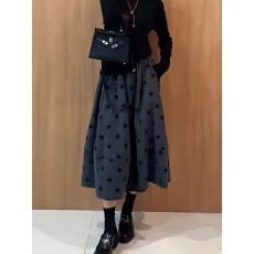 批发波点植绒花苞<b class='q'>半身裙</b>长款女秋冬小个子超好看高腰显瘦遮胯a字伞裙