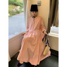 批发2026春秋新款褶皱粉白<b class='q'>格子</b>纽扣半开襟大摆<b class='q'>连衣裙</b>
