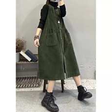 批发2026冬新款复古灯芯绒<b class='q'>背心</b>连衣裙女宽松减龄百搭休闲条绒背带裙