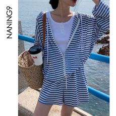 批发休闲运动套<b class='q'>装</b>女夏季2026新款宽松薄款条纹长袖防晒衣短<b class='q'>裤</b>两件套潮