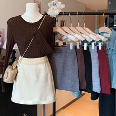 批发加厚软糯针织半身裙女秋冬2026新款小个子短裙高腰<b class='q'>显瘦</b>a字包臀裙