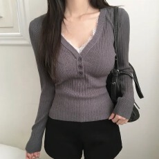 批发已出货 <b class='q'>韩国</b>chic蕾丝拼接纯欲风春秋v领坑条针织上衣