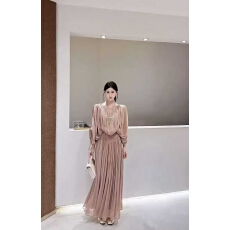 批发温柔慵懒风套装女气质显瘦一字肩灯笼袖<b class='q'>上衣</b>+高腰皱褶半裙两件套