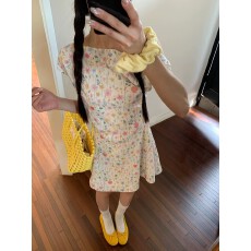 批发红人馆法式<b class='q'>连衣裙</b>女<b class='q'>夏</b>季2026新款小个子气质碎花巨好看的显瘦裙子