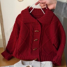 批发女童毛衣儿童<b class='q'>针织</b><b class='q'>开衫</b>秋冬装2025新款红色翻领洋气外套<b class='q'>宝宝</b>毛织衫