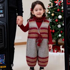 批发女童<b class='q'>套装</b>秋冬新年红色婴幼儿衣服女宝宝背带裤针织毛线裤宝宝毛衣