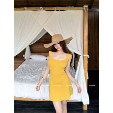 批发法式黄色方领针织连衣裙女<b class='q'>夏</b>季修身收腰显瘦包臀裙子辣妹掐腰短裙