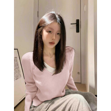 批发法式粉色假两件v领长袖针织衫女秋冬新款韩系<b class='q'>修身</b>内搭打底衫毛衣