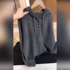 批发<b class='q'>大码</b>韩系灰色套头连帽毛衣针织衫秋冬胖mm宽松内搭叠穿<b class='q'>打底衫</b>上衣