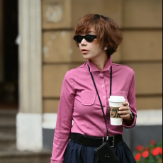 批发高级小众粉色长袖衬衫2026春季新款双口袋单排扣显瘦通勤穿搭上衣