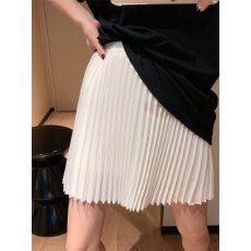 批发甜美小女人黑色百褶半身<b class='q'>裙子</b>女2026春夏季气质白百搭缎面高腰裙裤