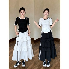 批发实拍<b class='q'>大码</b>胖mm夏季新款<b class='q'>大码</b>韩系<b class='q'>运动</b>风条纹正肩短袖T恤半身裙套装