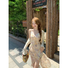 批发迷迭因子/度假感蕾丝吊带碎花鱼尾开叉长裙连衣裙