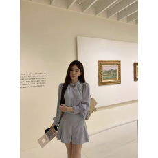 批发海盐遐想纽结小V雾蓝缎面衬衫设计感<b class='q'>雪纺</b><b class='q'>衫</b>短<b class='q'>裤</b>套装