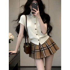 批发2026新款韩系学院风收腰修身纽扣开衫上衣+高腰格纹百褶裙<b class='q'>套装</b>