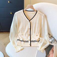 实拍2026春款新款撞色蕾丝拼接针织衫V领小香风上衣喇叭袖