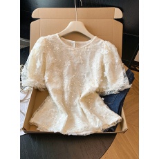 批发实拍2026夏季新款刺绣蕾丝衫立体蝴蝶亮片设计感法式轻奢圆领上衣