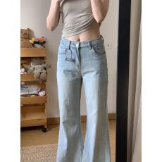 批发浅蓝色不贴腿微喇牛仔裤女2026年夏季新款高腰百搭垂感阔腿喇叭裤