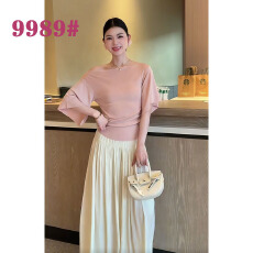 批发夏季新款温柔风一字领短袖针织毛衫上衣+优雅<b class='q'>缎面</b>百搭压褶半身裙
