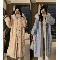 批发<b class='q'>实拍</b><b class='q'>大码</b><b class='q'>女装</b>秋冬新款宽松连帽麻花中长款过膝针织衫毛衣开衫外套