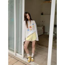 批发白色微透彩绘花朵印花防晒<b class='q'>罩衫</b>女夏季薄款宽松慵懒风长袖t恤上衣