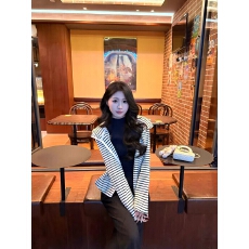 批发广州原版面料+原版做法条纹休闲连帽外套女气质通勤慵懒风上衣