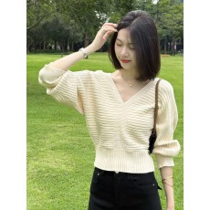 批发2025冬季<b class='q'>新款</b>时尚V领褶皱<b class='q'>毛衣</b>女慵懒风宽松显瘦露背洋气针织上衣