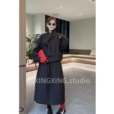 批发X.x.冬季韩版肌理感纹理长袖夹棉棉服<b class='q'>外套</b>半身裙围巾三件套
