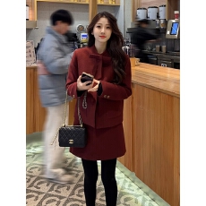 批发壹壹冬季新款蝴蝶加棉<b class='q'>外套</b>半身裙两件套 2411Z03