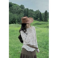 批发楚楚君 伊犁麦浪纯欲镂空性感长袖针织衫+高腰褶皱<b class='q'>棉麻</b><b class='q'>半身裙</b>套装