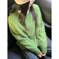 批发韩<b class='q'>系</b>秋款仿貂绒毛茸茸宽松显瘦毛衣女圆领套头针织衫简约基础内搭