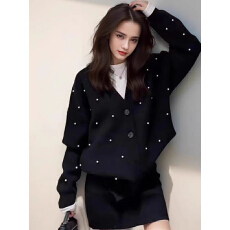 批发韩系慵懒时尚针织套装女2025<b class='q'>秋</b>冬新年战衣红色钉珠毛衣短裙两件套