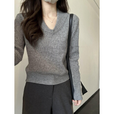 批发韩系复古杏色v领长袖百搭简约毛衣<b class='q'>女</b>冬高级感显瘦内搭打底针织衫