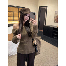 批发乌77气质温柔斜肩<b class='q'>针织衫</b>女韩系<b class='q'>不规则</b>修身显瘦露肩长袖内搭毛衣秋