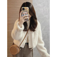 批发绝美巨好看的冬装白色棒球服小香风<b class='q'>短款</b>加绒加厚保暖羊羔绒外套女