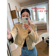 批发ADA MISS春2026新款气质金扣羊毛短款宽松显瘦小香夹克西装<b class='q'>外套</b>女